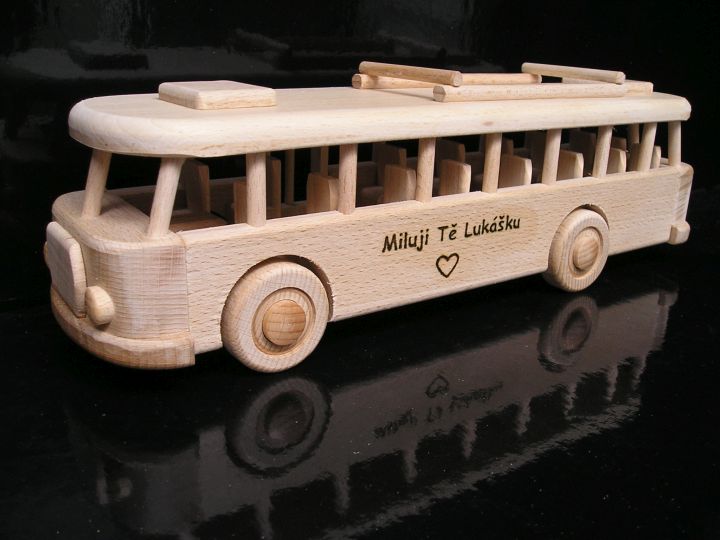 Autobus dřevěný hračka – česká výroba, kvalitní tradiční design