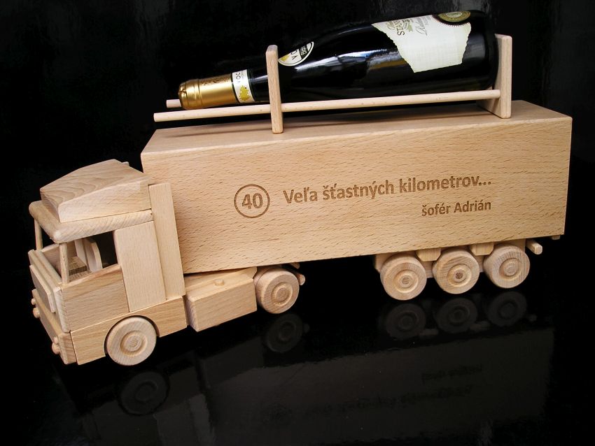 dřevěný dárek k 40 narozeninám truck kamion