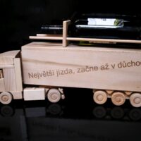Velký dřevěný dárkový truck kamion do penze, důchodu šéfa