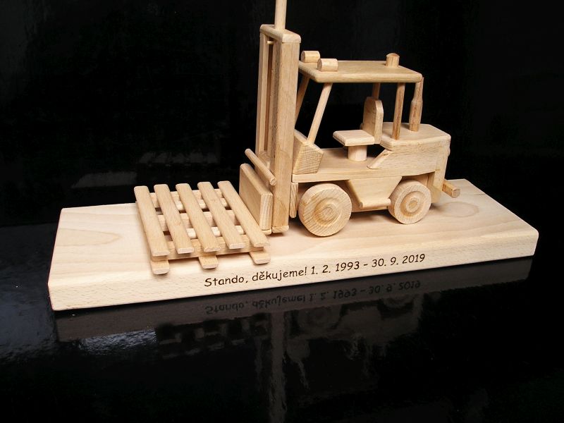 Dárky pro skaldníky, logistiky model vysokozdvižného vozíku