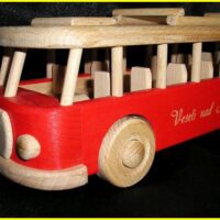 Dřevěný autobus lux – originální model vhodný jako dárek
