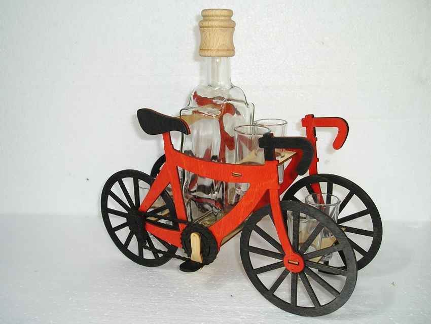 Dárky pro cyklisty láhev k narozeninám červené kolo