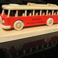 autobus dřevěný dárek, hračka autobus