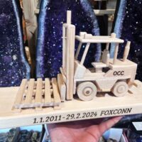 foxconn vysokozdvižné vozíky dřevěné dárky a hračky důchod
