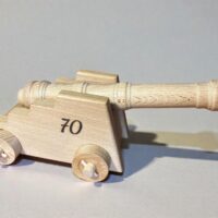 Kanón ze dřeva, model historického děla