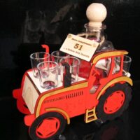 originální dárek pro traktoristu láhve s panáky červený traktor