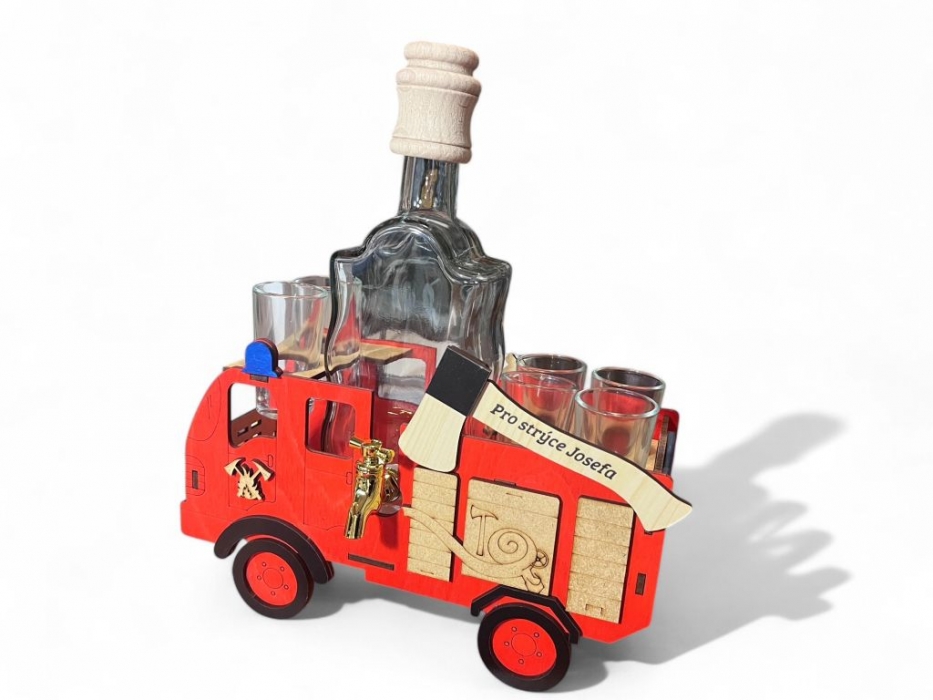 Stylový dárek pro hasiče k narozeninám požární vozidlo láhev flaška