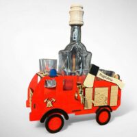Požární auto – originální stojan na láhev 0,5 l