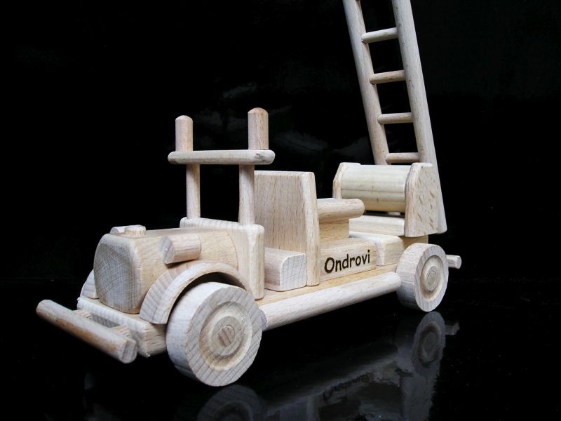 požární automobil, vůz dárek model ze dřeva pro hasiček