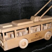 Historický model trolejbusu, ručně vyrobený dárek pro milovníky dopravy