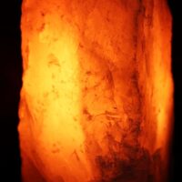 Svícen elektricky, lampa, růženin kamen minerál