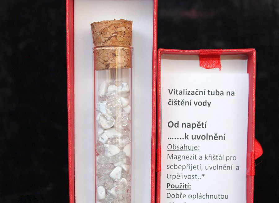Minerály krystalová voda vitalizační tuba křištál a magnezit