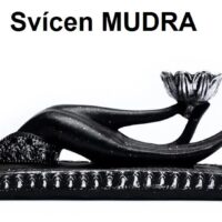 Orientální svícen na svíčku mudra