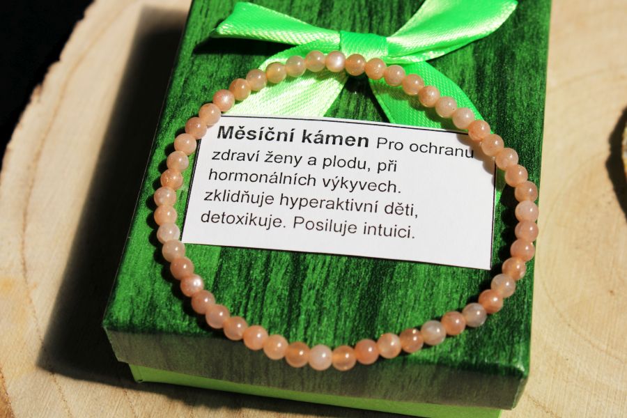 Měsíční kámen dámské náramky z minerálů a kamenů