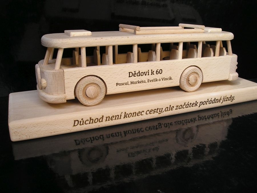 Citát jako dárek pro řidiče autobus k 60 narozeninám děda