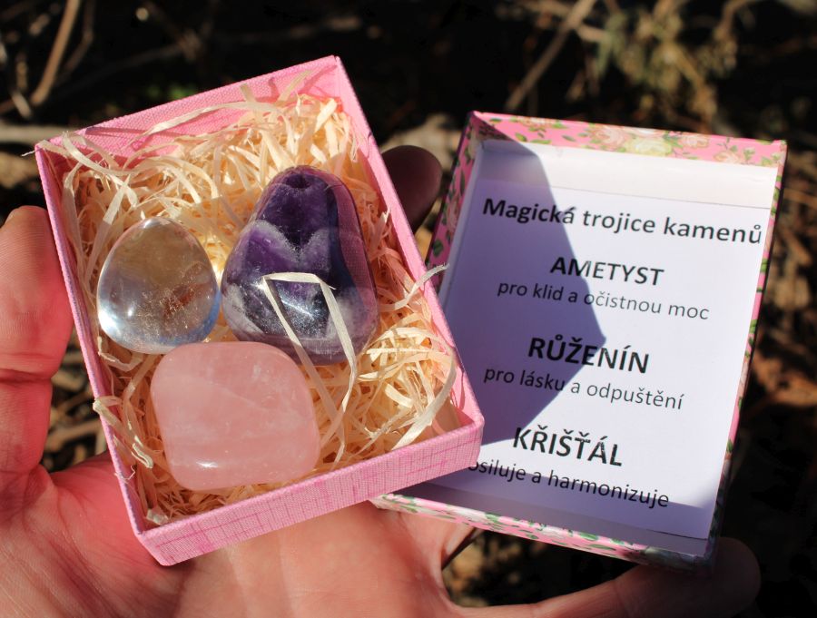 Sady krystalů a minerálů, které slouží jako originální dárek i jako pomůcka pro poznávání přírody.