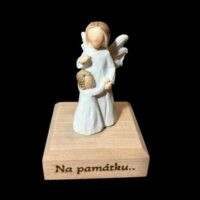 Andel maminka s holčičkou s personalizací na podstavci