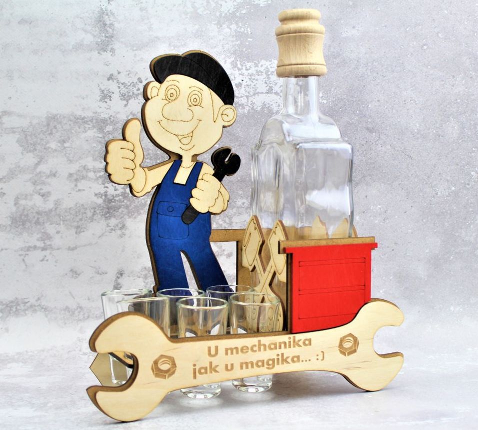 Dárek pro mechanika s technickým motivem