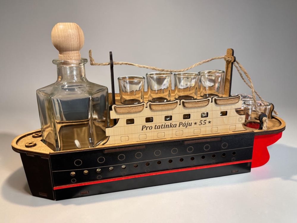 Dřevěný model lodě Titanic zaoceánský parník jako dárek pro muže k narozeninám 50 let