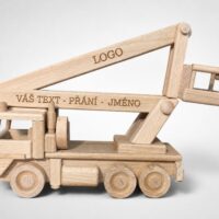 Dárek model vysokozdvižné montážní plošiny s gravírováním loga firmy
