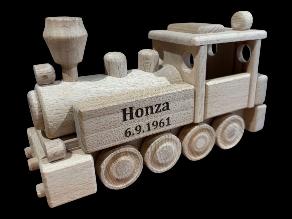 Dřevěný vláček pro chlapce jako hračka