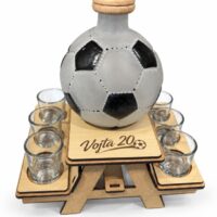 Dárková fotbalová trofej s lahví pro fotbalistu k narozeninám